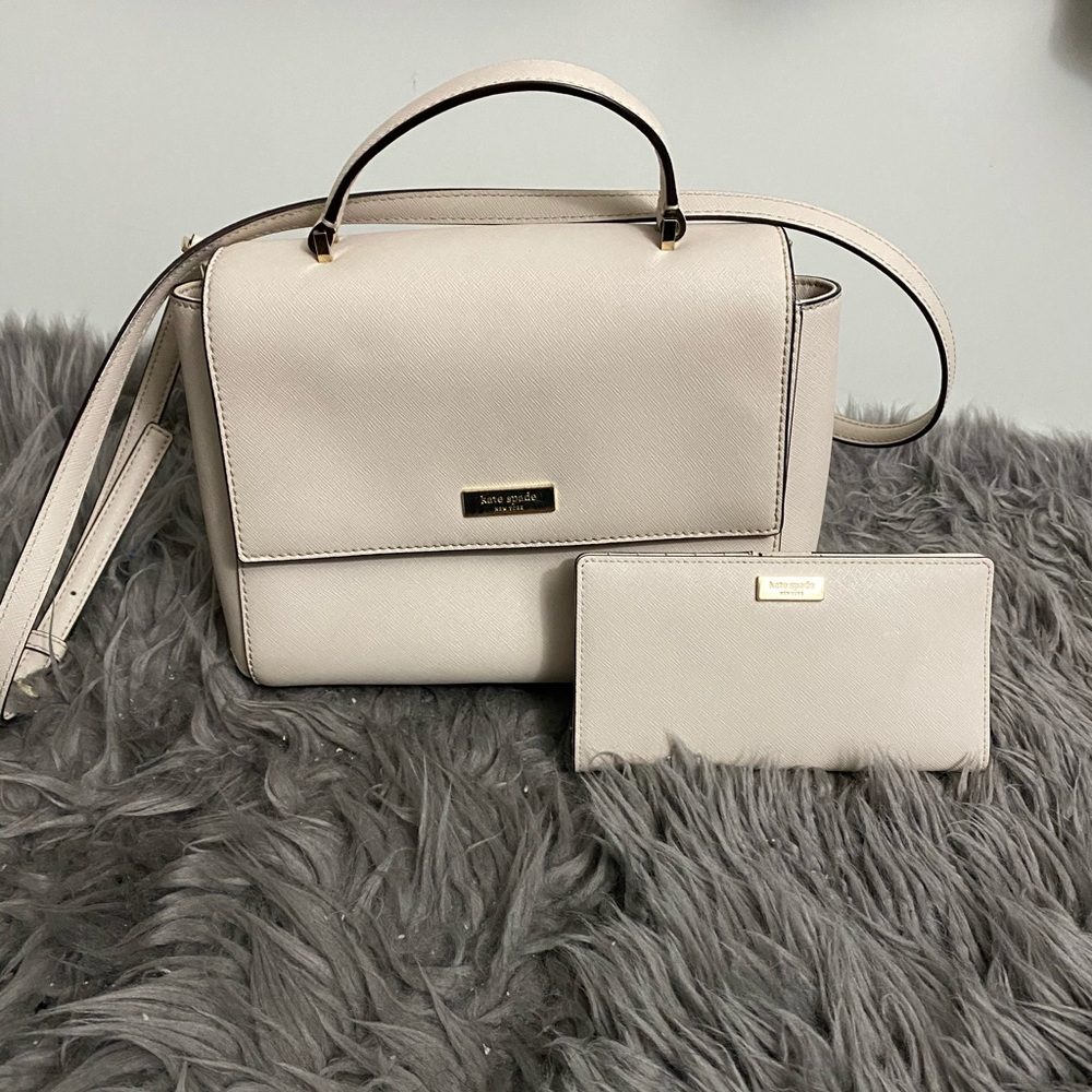 Kate Spade purse and matching wallet.